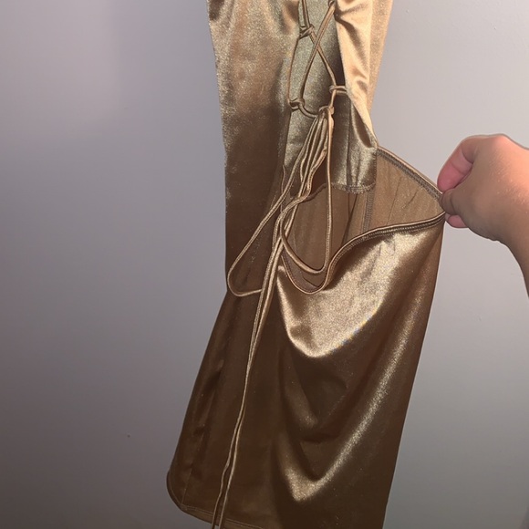 Gold dress - Picture 8 of 8